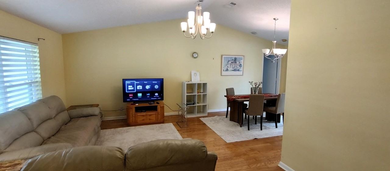 1132 Se Oriental Ave - Photo 3 of 38