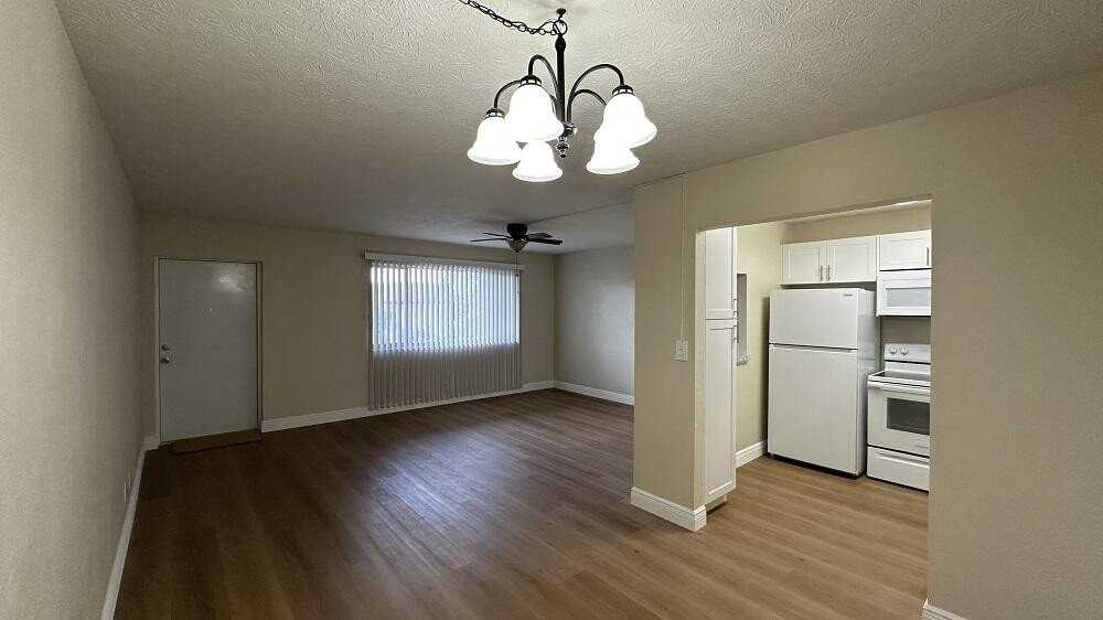 700 Village Green Ct Apt 316 - Photo 4 of 20