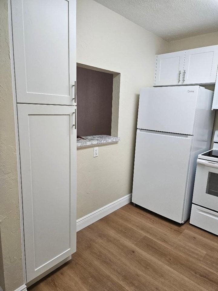 700 Village Green Ct Apt 316 - Photo 6 of 20