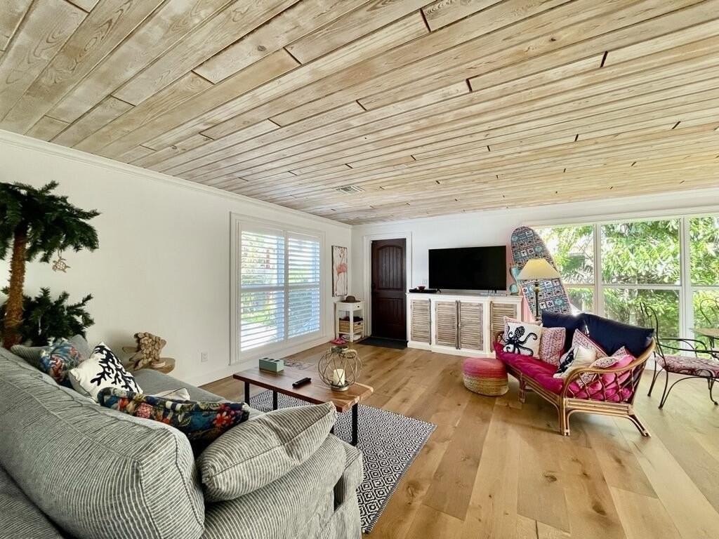 924 Coquina Ln Unit 4 - Photo 6 of 46