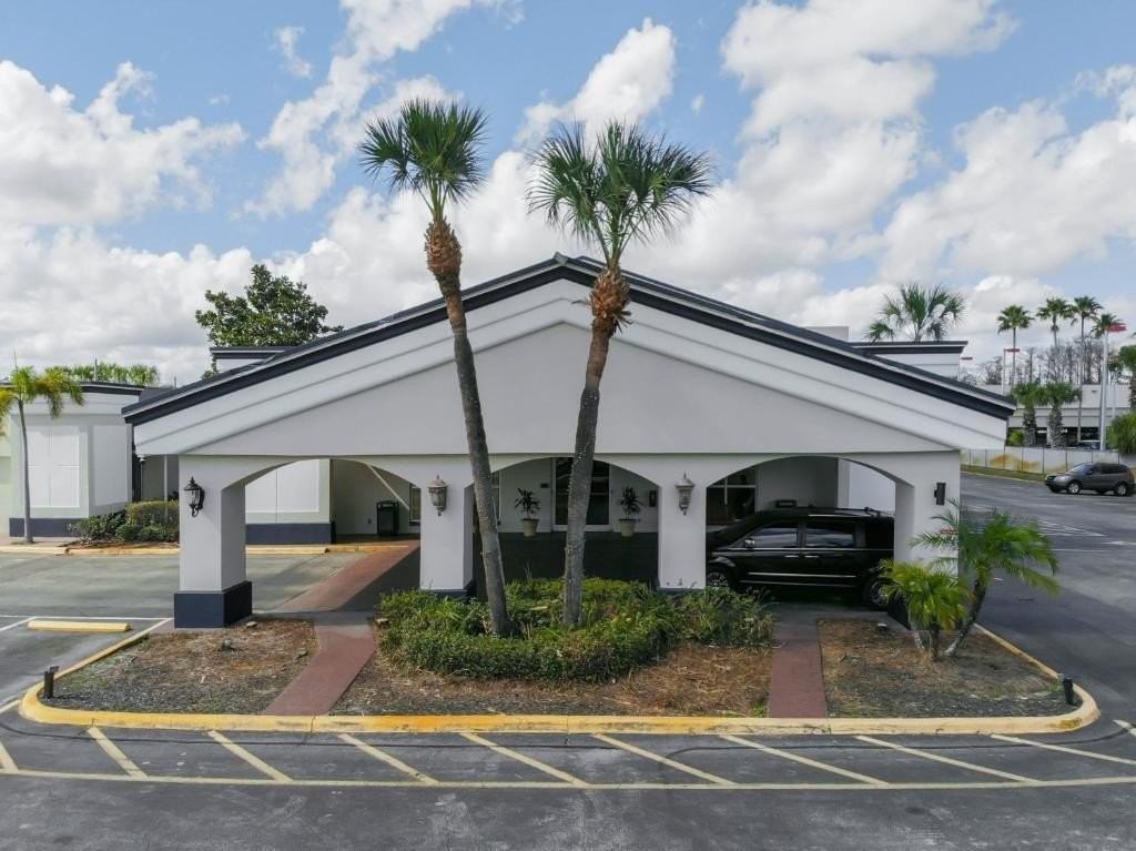 8700 S Orange Blossom Trl - Photo 3 of 4