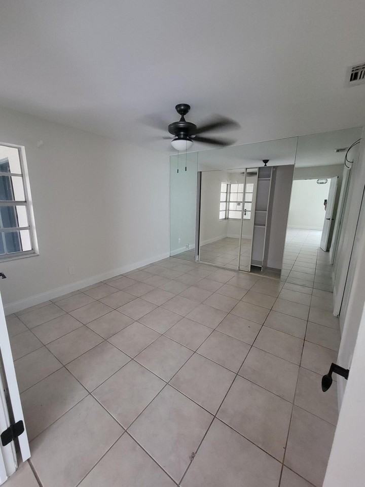 104 Arrowhead Cir - Photo 6 of 21