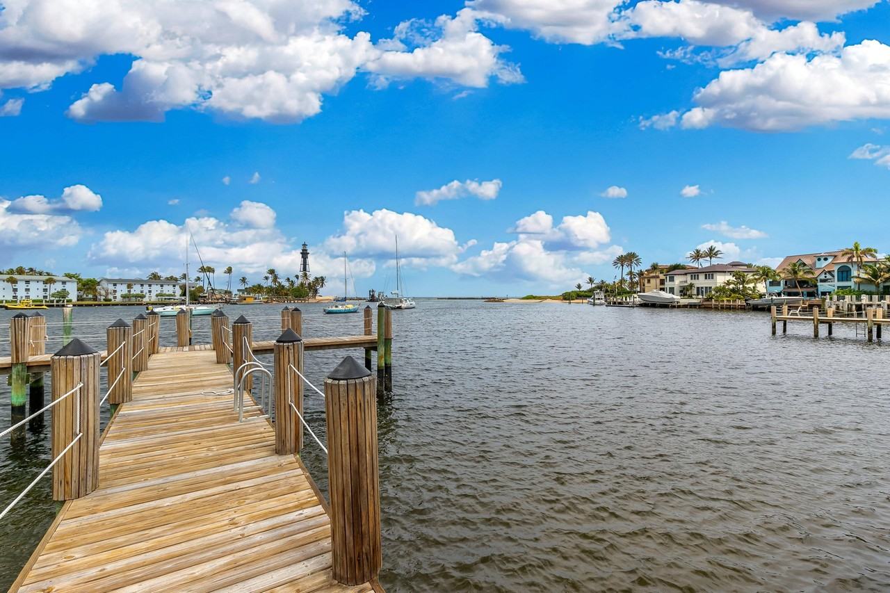 2508 Bay Dr Apt 102 - Photo 4 of 42