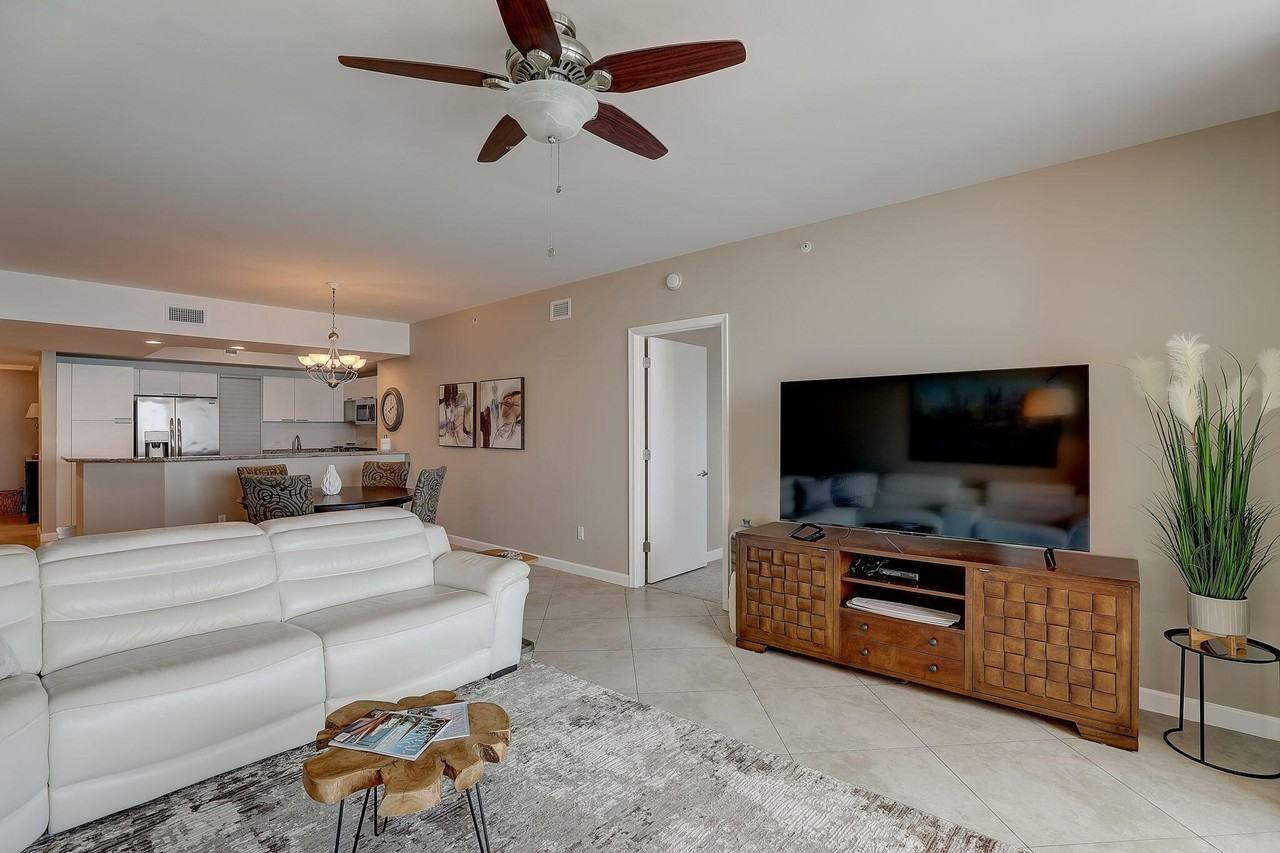 2650 Lake Shore Dr Unit 804 - Photo 6 of 50