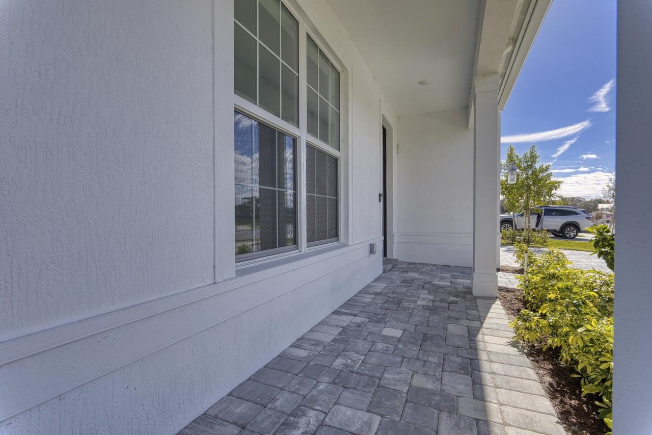 8348 Beagle Ter - Photo 4 of 33