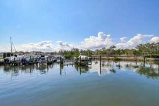 318 Oak Harbour Dr Unit 318 - Photo 1 of 1