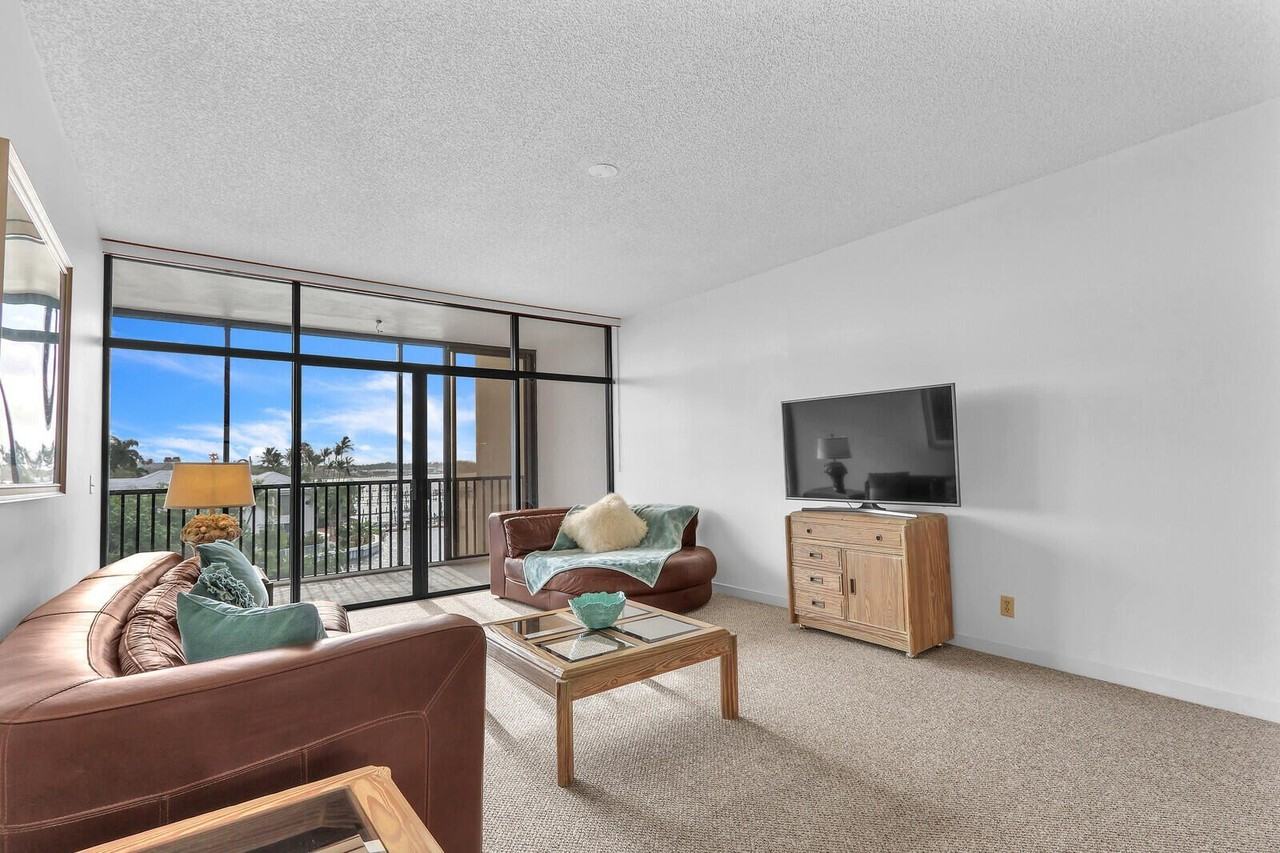 11370 Twelve Oaks Way #412 - Photo 7 of 21