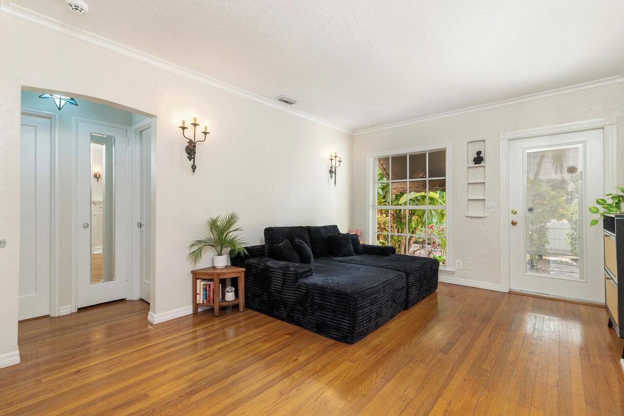 341 Nottingham Blvd - Photo 4 of 20