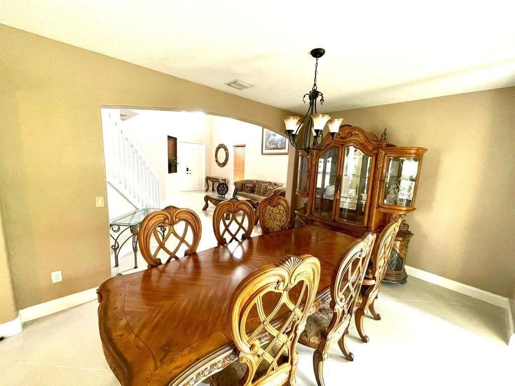 10454 Galleria St - Photo 6 of 23