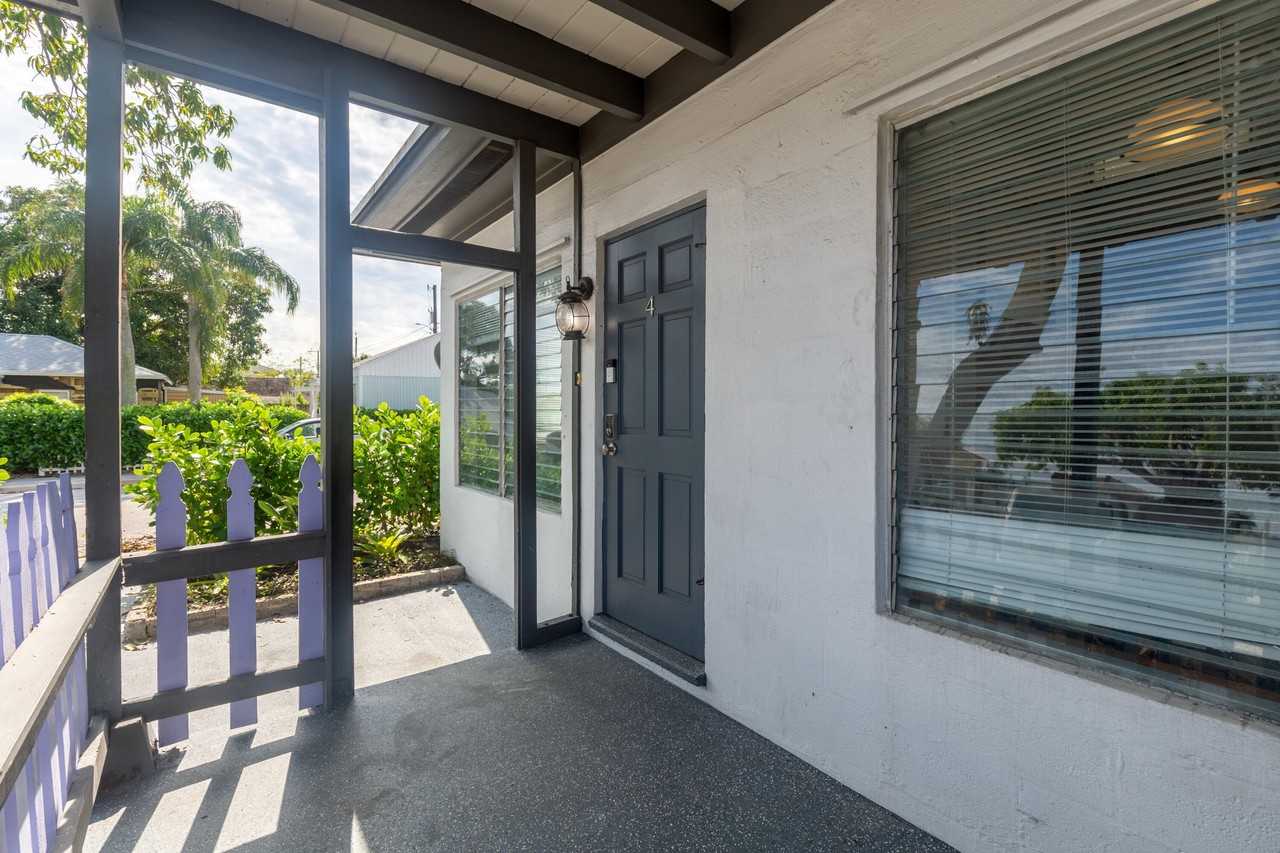 131 S Federal Hwy Apt 4 - Photo 3 of 17