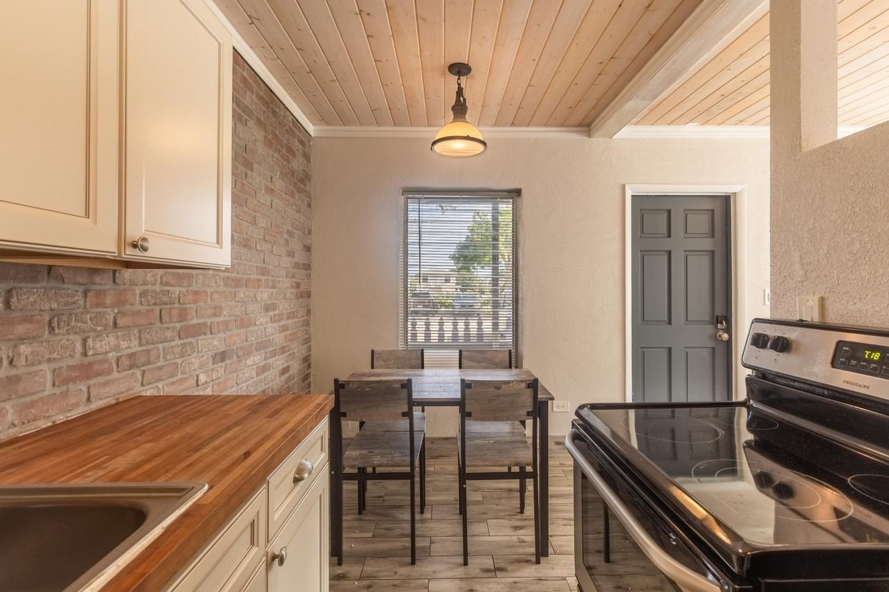 131 S Federal Hwy Apt 4 - Photo 6 of 17