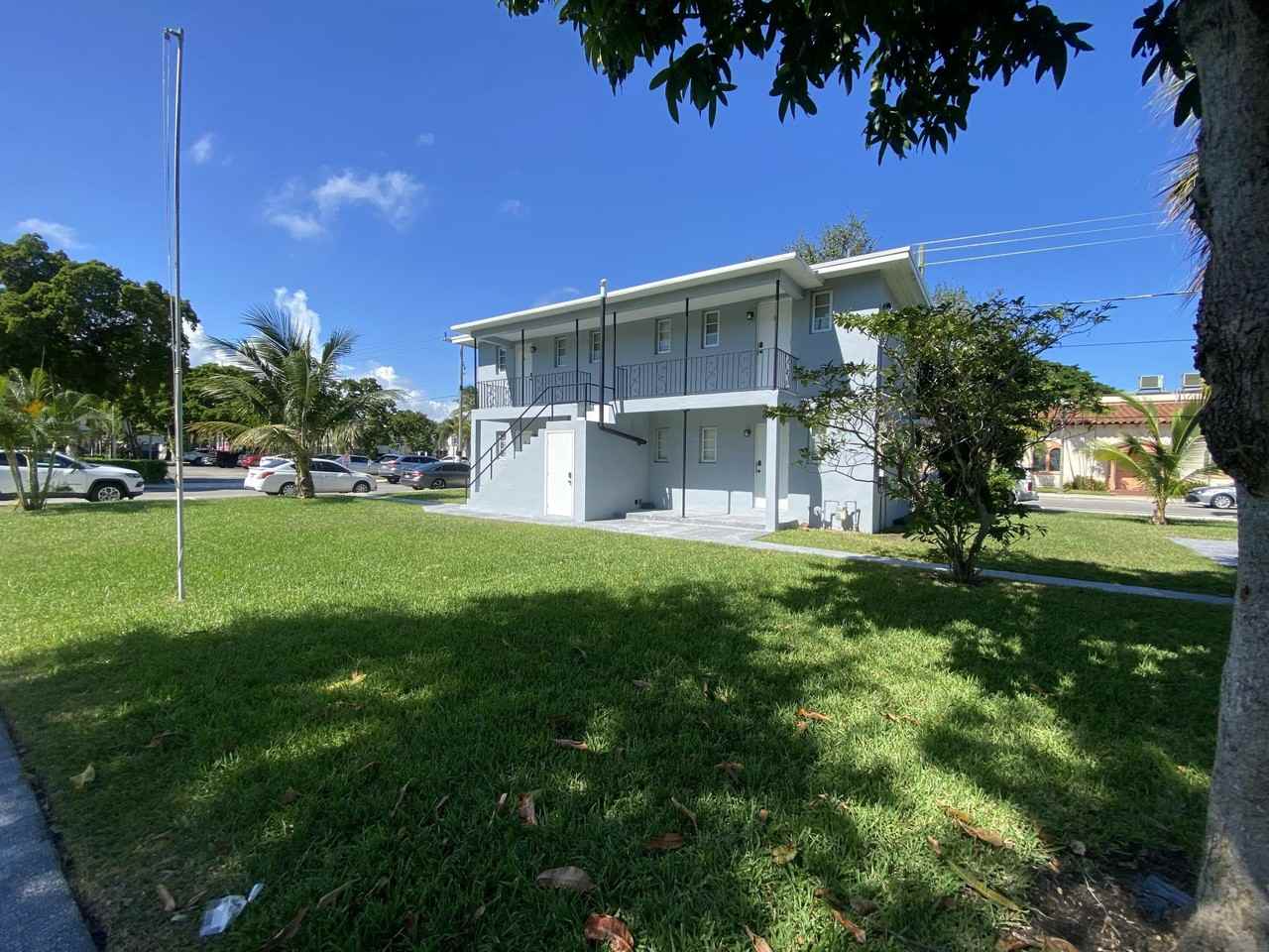 115 Lucerne Ave Unit 1 - Photo 5 of 18