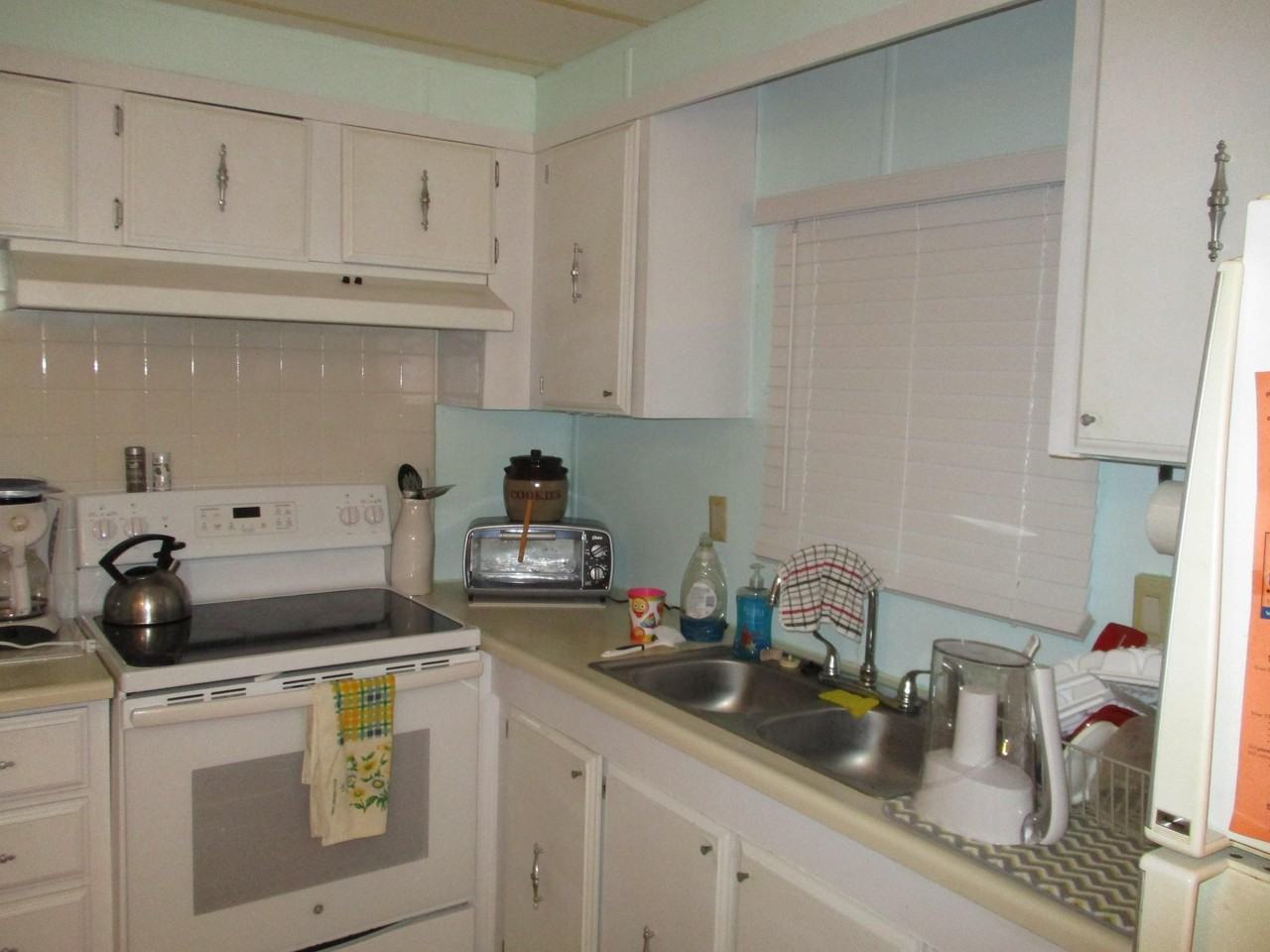 7915 Se Independence Ave - Photo 3 of 17