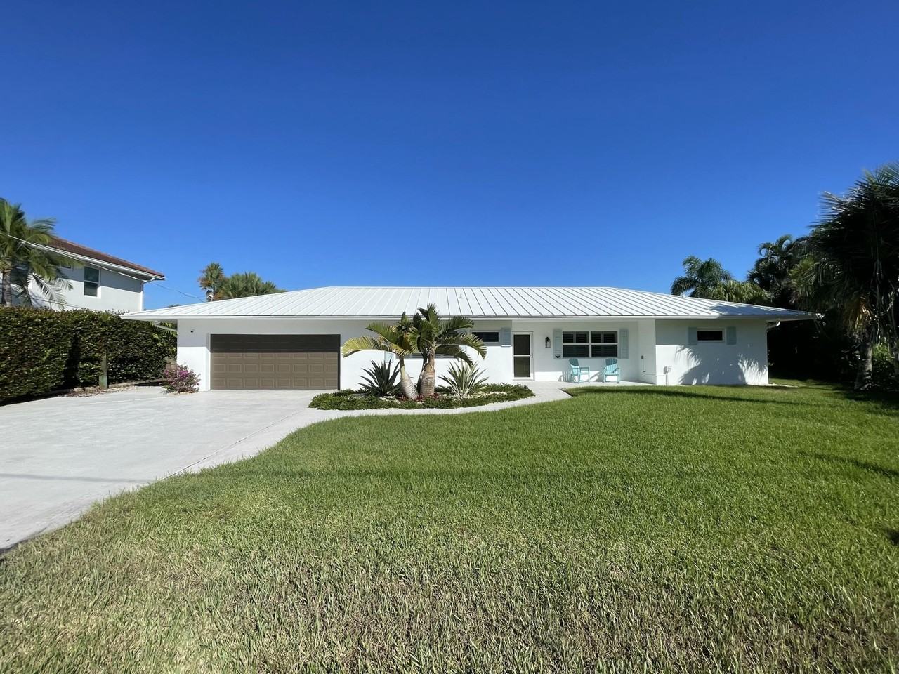 8585 Se Palm St - Photo 4 of 43