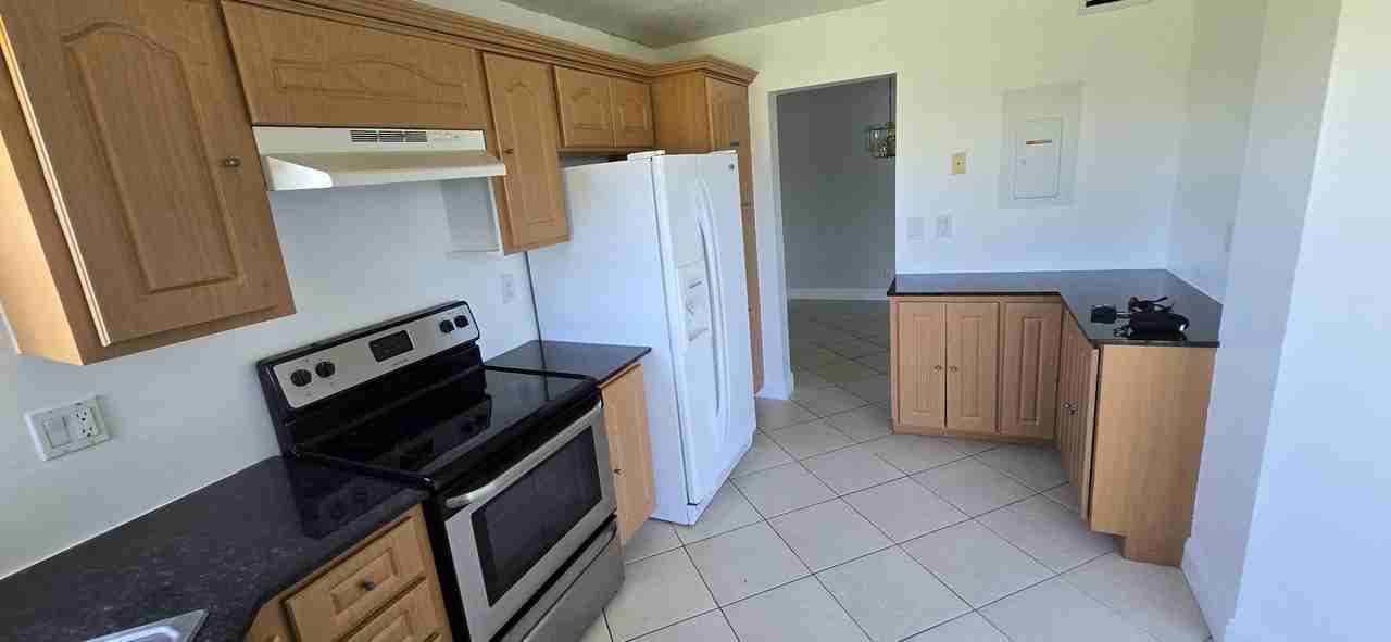 3661 Via Poinciana Apt 306 - Photo 7 of 13