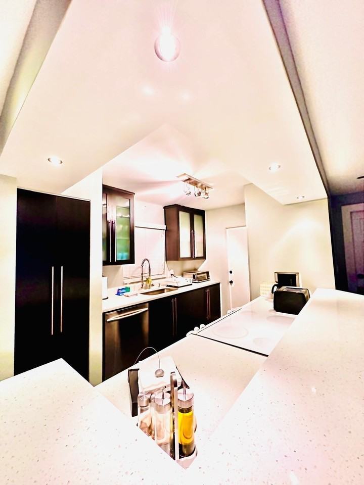 2424 Ne 9th St #112 - Photo 4 of 17