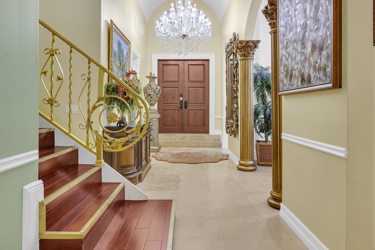 12121 70th Pl N - Photo 6 of 29