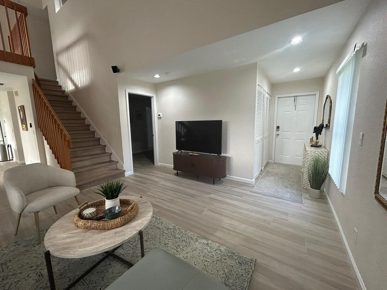 1140 Staghorn St - Photo 5 of 35