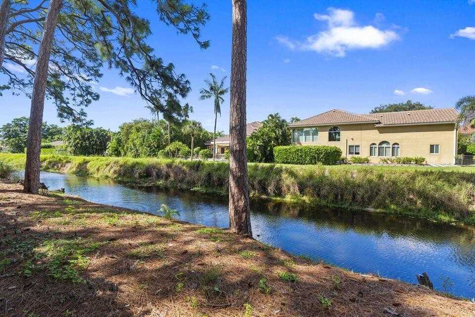 3271 Harrington Dr - Photo 4 of 50
