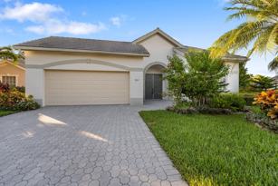 700 SW Great Exuma Cv  