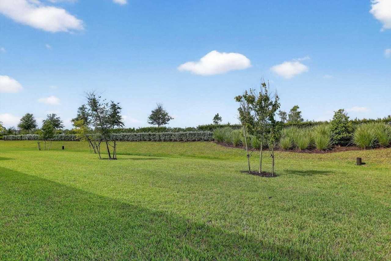 6544 Nw Cloverdale Ave - Photo 3 of 39