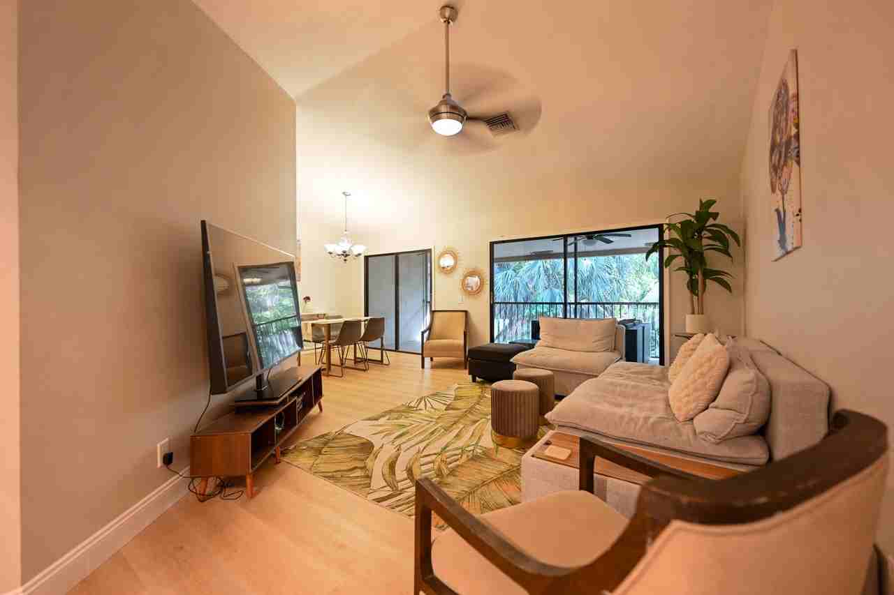 5740 Coach House Cir Apt F - Photo 4 of 13