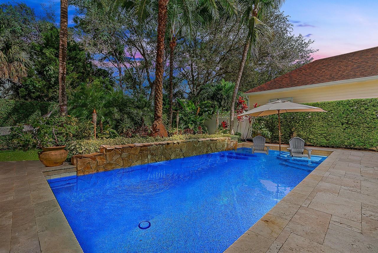 140 Sweet Bay Cir - Photo 2 of 36