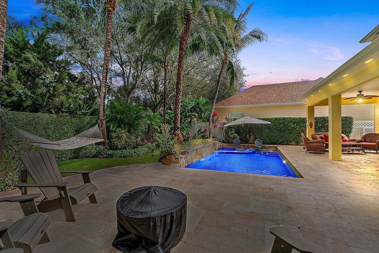 140 Sweet Bay Cir - Photo 3 of 36