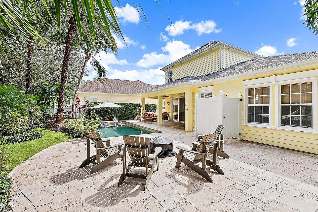 140 Sweet Bay Cir - Photo 5 of 36