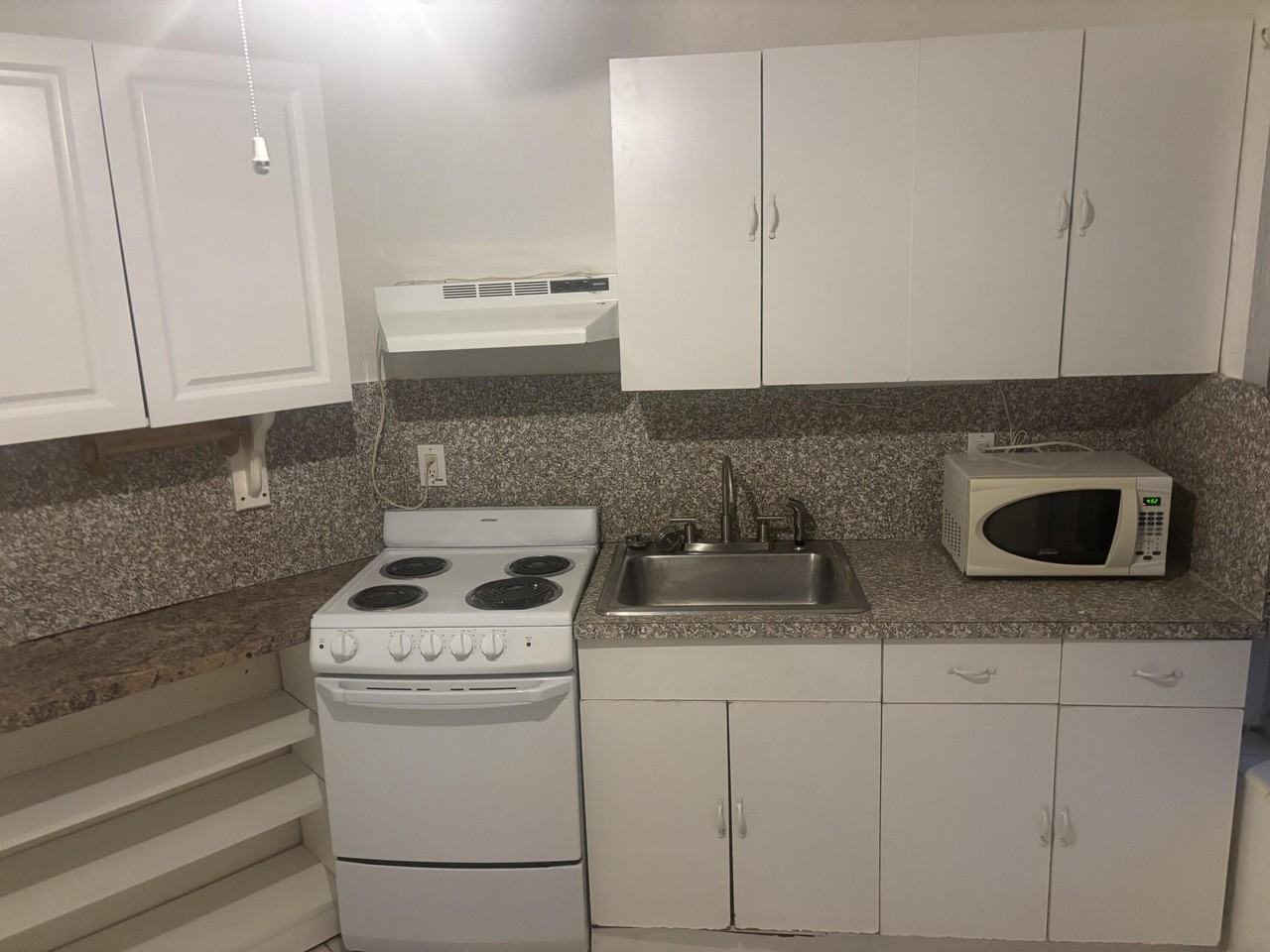 2424 Grant St - Photo 3 of 7