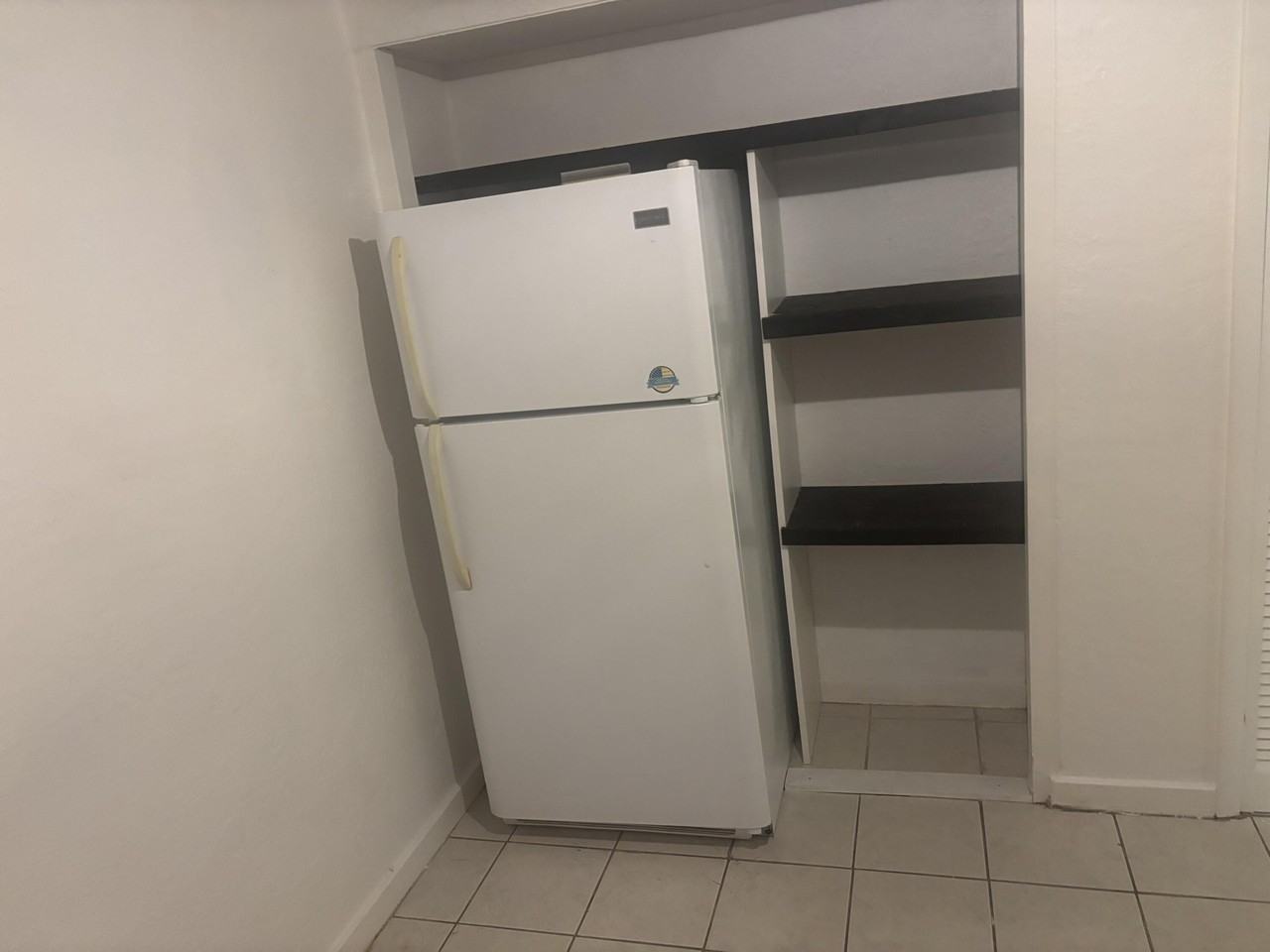 2424 Grant St - Photo 4 of 7