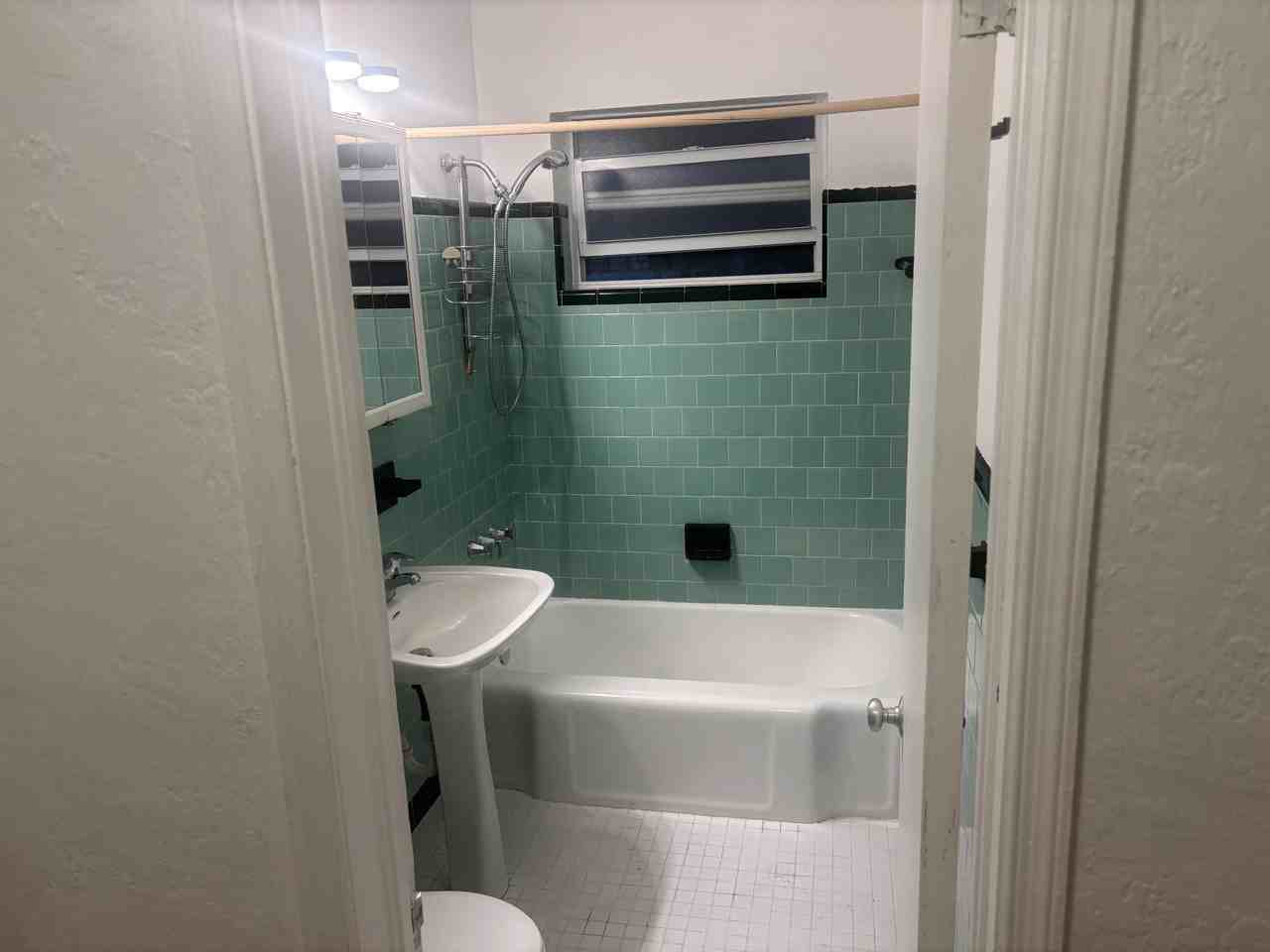 2424 Grant St - Photo 7 of 7