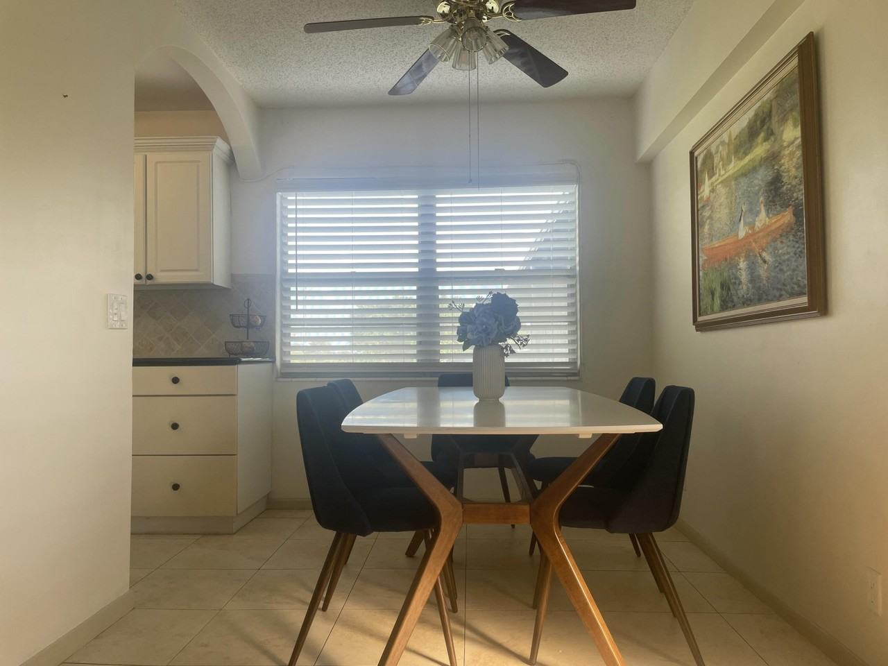 Suffolk F 243 - Photo 7 of 12