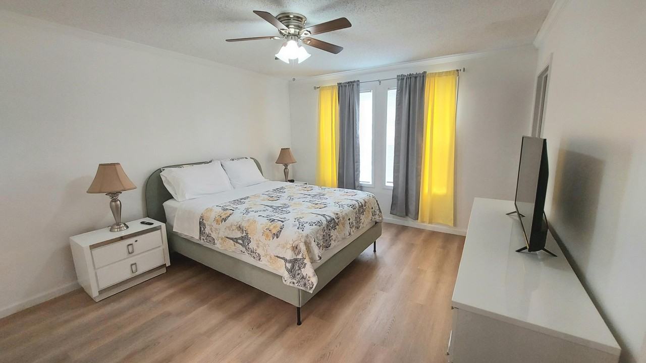 1401 W 9th St - Photo 5 of 17