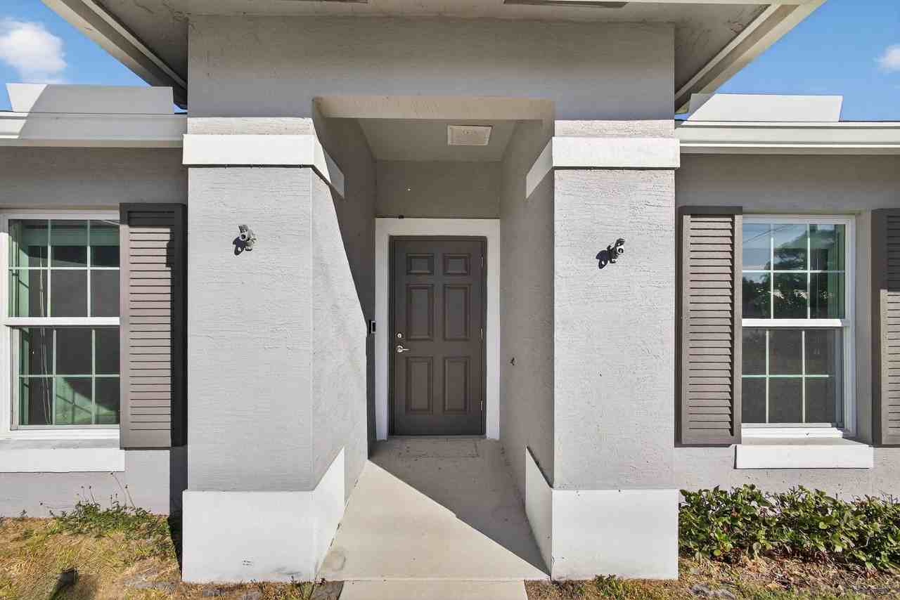 2501 Se Mariposa Ave - Photo 4 of 50