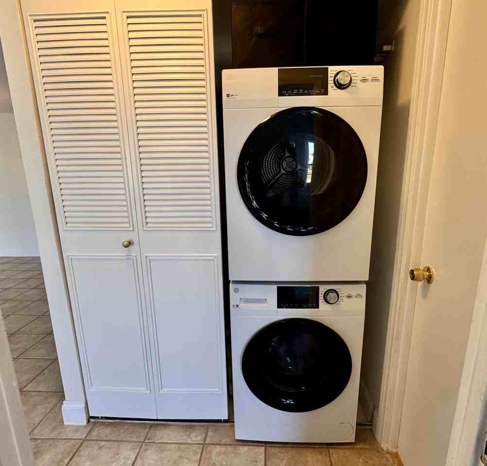 223 Lake Frances Dr - Photo 7 of 48