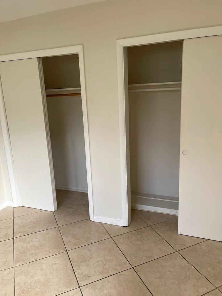 2300 Ne 5th Ave Unit 3 - Photo 5 of 20