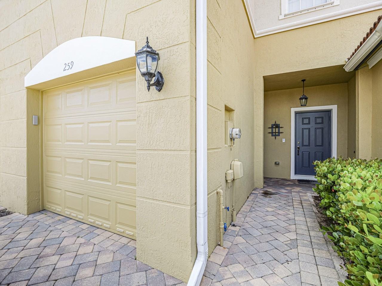 259 Provence Pl - Photo 5 of 31