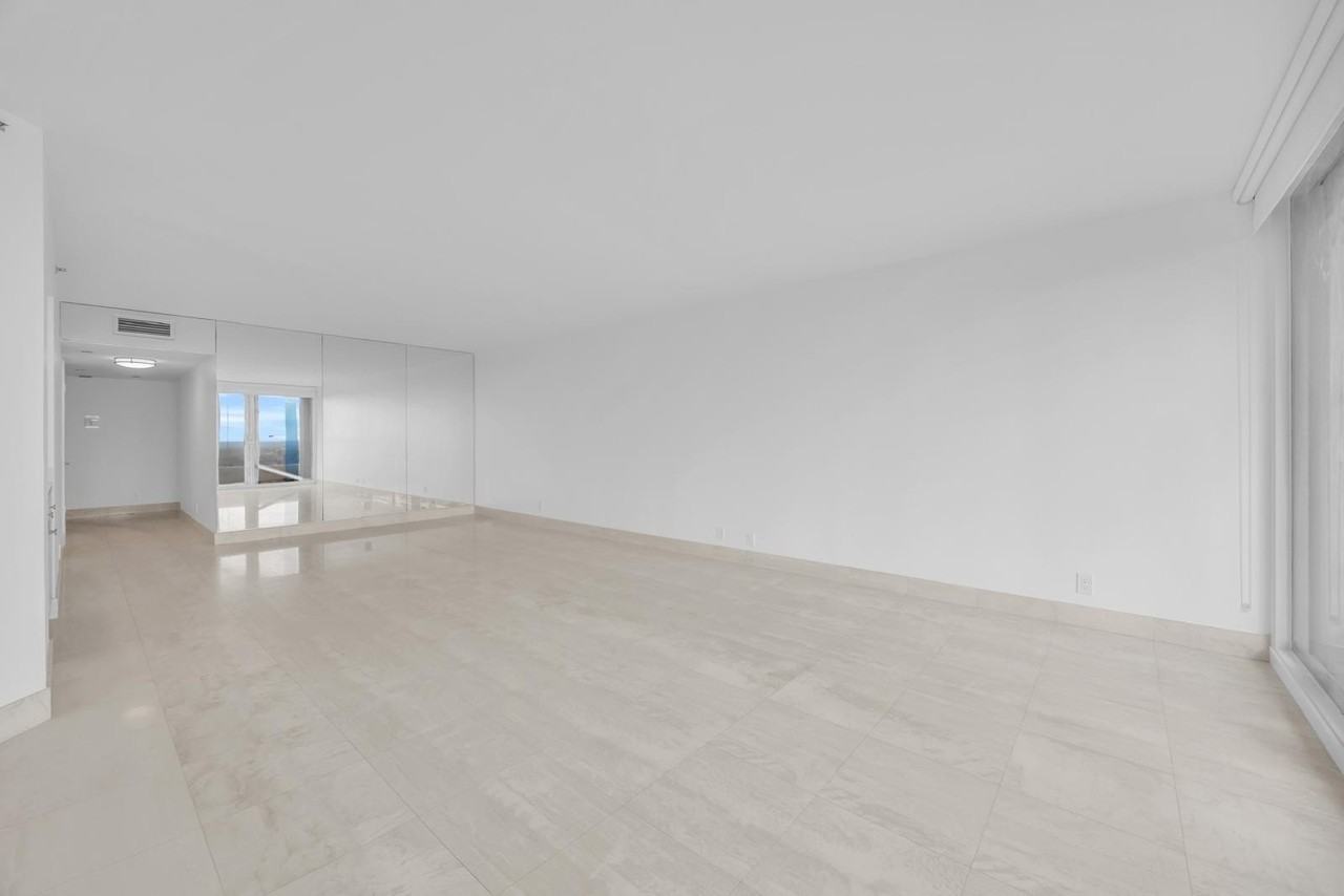 529 S Flagler Dr Apt 14h - Photo 6 of 19