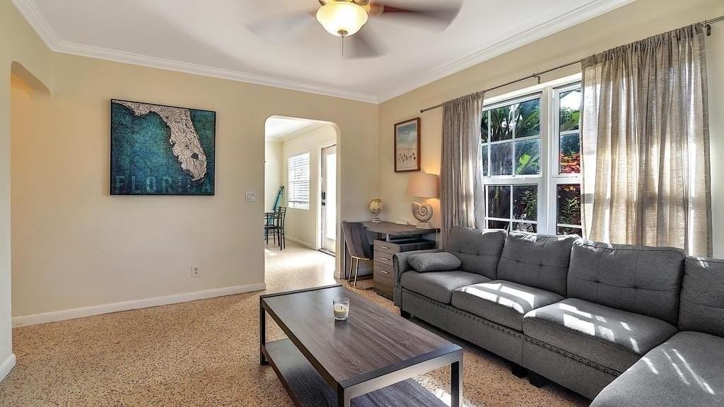 802 N J St - Photo 5 of 24