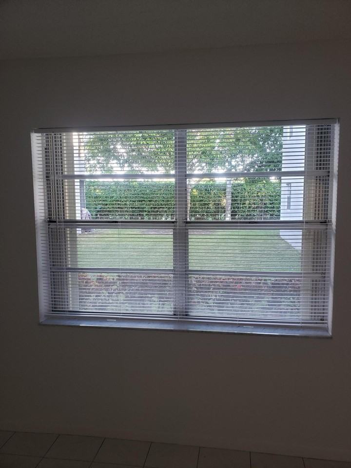 688 Burgundy O - Photo 4 of 21