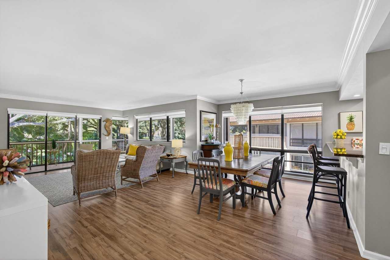 605 Brackenwood Cv - Photo 3 of 43