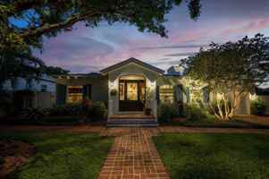 featured image of 302 Nw 16th St