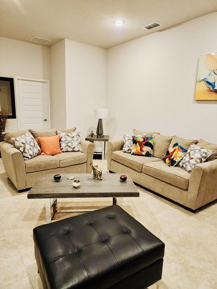 640 Tanaro Ln - Photo 3 of 17