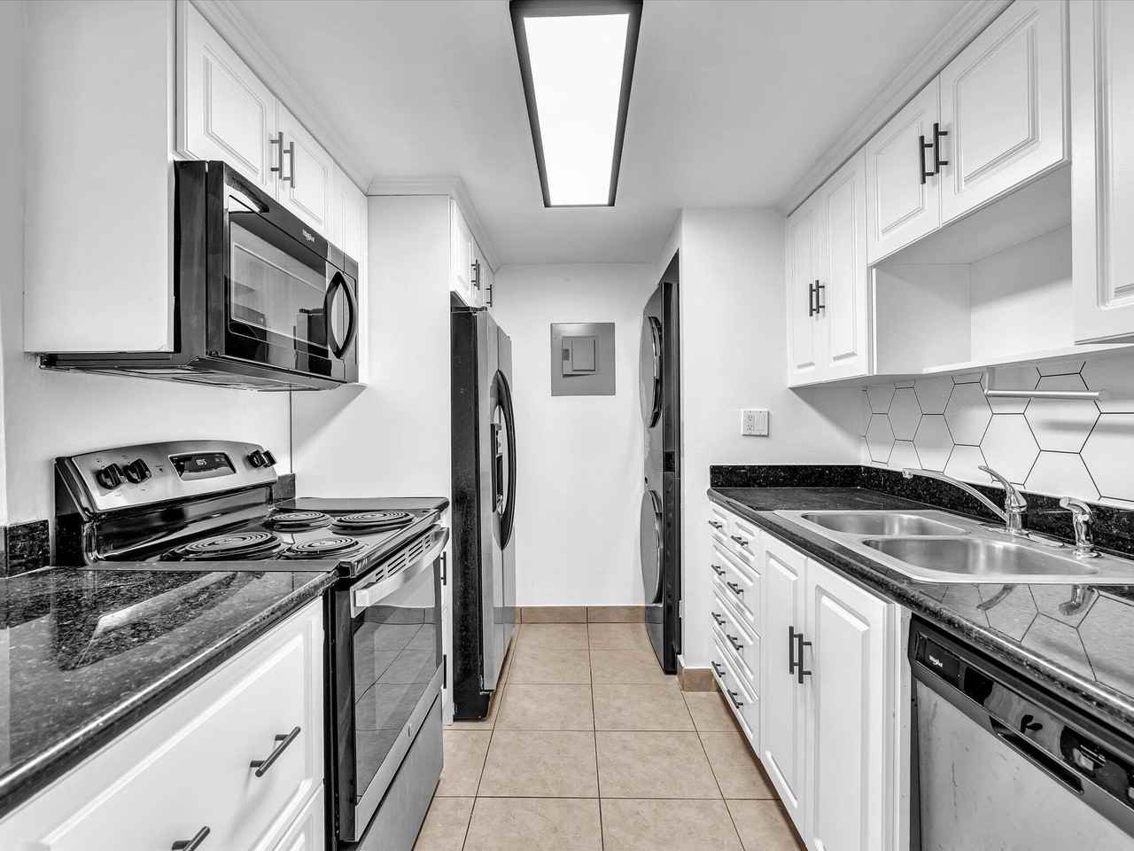 220 Lakeview Dr Apt 210 - Photo 5 of 48