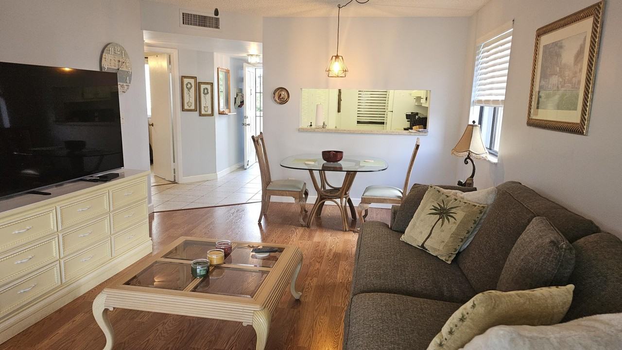 3138 Via Poinciana Apt 209 - Photo 5 of 27