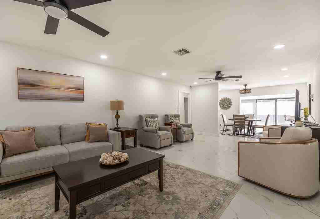 4760 Greentree Way Apt A - Photo 4 of 29