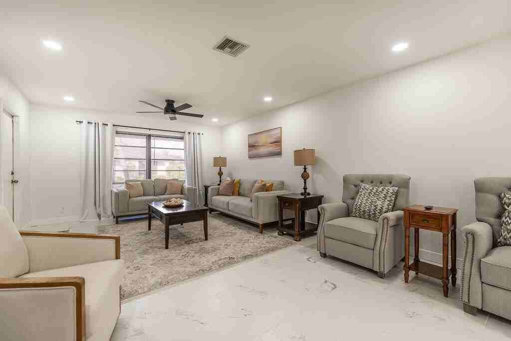 4760 Greentree Way Apt A - Photo 6 of 29