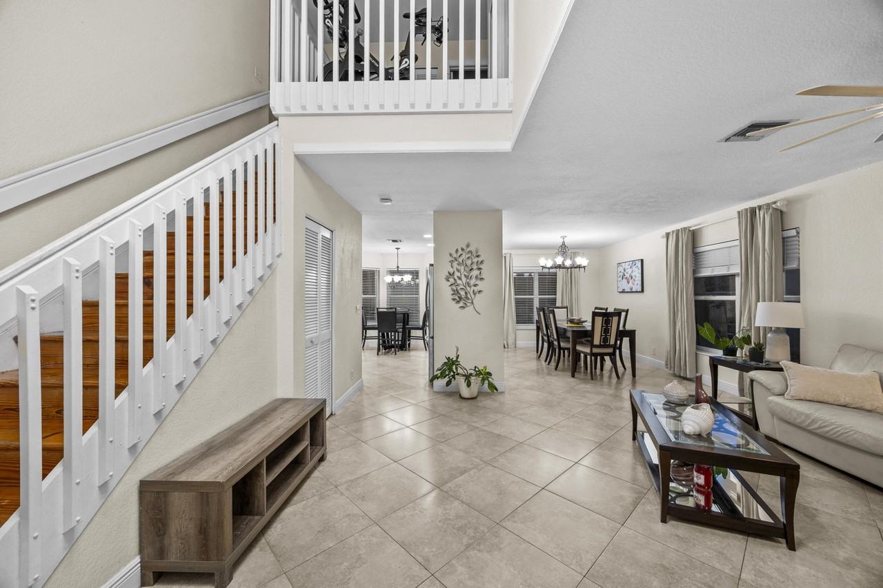 1622 S Club Dr - Photo 2 of 31