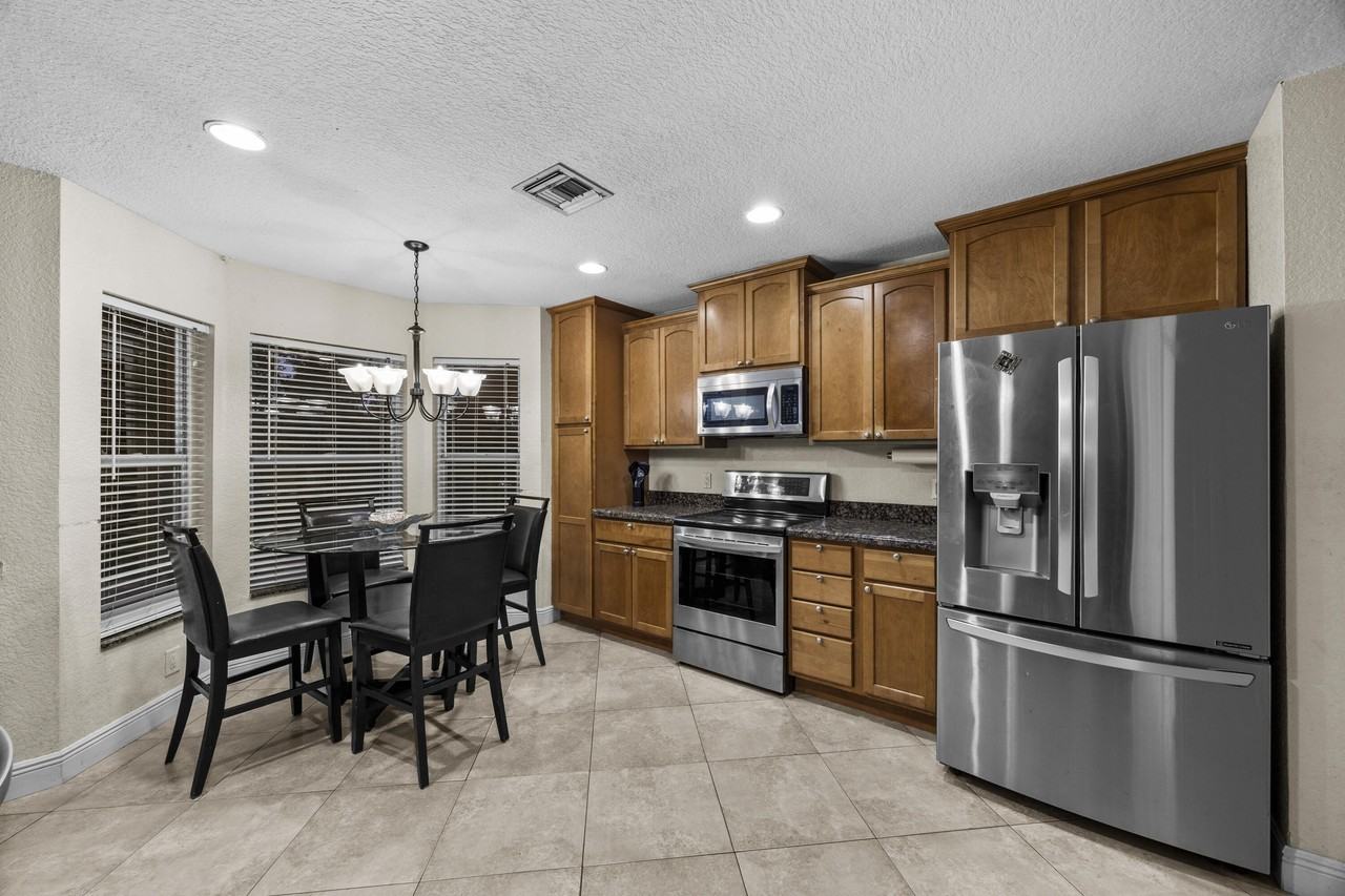 1622 S Club Dr - Photo 7 of 31